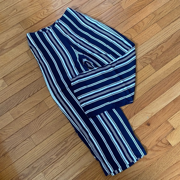 NWT High-waisted cropped pants💙 - Picture 1 of 3